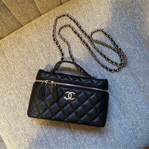 🎀🐰NWOT CC Slim Vanity with star logo